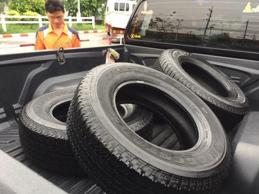 ยาง Bridgestone 245 70 16 ปลายปี17 มีให้เลือก5ชุด ดอกเต็ม เนื้อนิ่มๆ ใช้ยาว ราคาไม่แพง