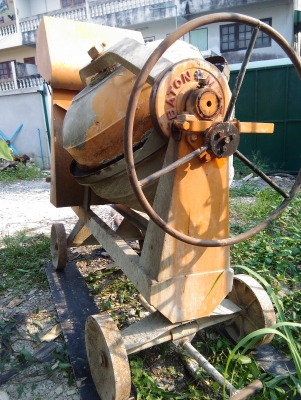 ขายโม่คอนกรีตมือสองรุ่นหนา 2ถุง สภาพดี โทร.0865292215 อยู่ถนนเทพารักษ์ สมุทรปราการ มอเตอร์3แรงไฟบ้าน220โวลท์