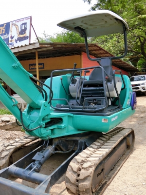 KOMATSU 30-7 ขนาดPC-30 <มีVDOให้ชม>รถเก่านอกมีเอกสารอินวอย☎️ติดต่อ 085-5632278 <ราคาต่อรองได้>