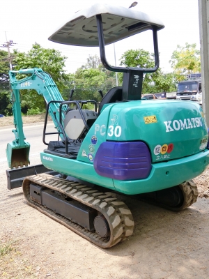 KOMATSU 30-7 ขนาดPC-30 <มีVDOให้ชม>รถเก่านอกมีเอกสารอินวอย☎️ติดต่อ 085-5632278 <ราคาต่อรองได้>