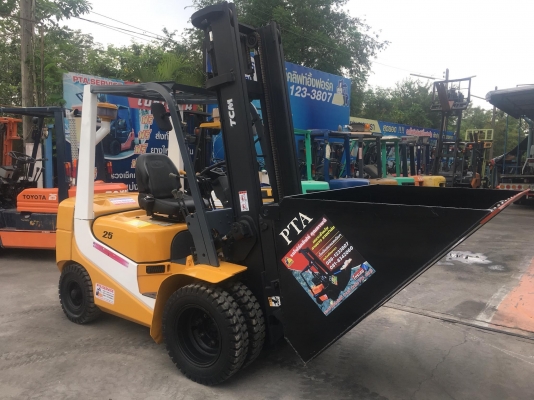 ขายรถโฟล์คลิฟท์ตักยางพาราตักยางก้อนตักทะลายปาล์ม