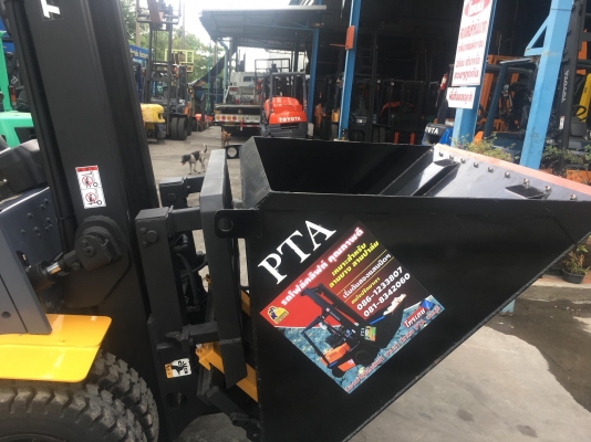 ขายรถโฟล์คลิฟท์ตักยางพาราตักยางก้อนตักทะลายปาล์ม