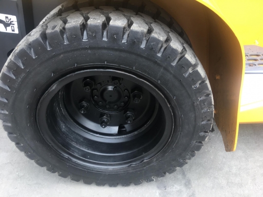 ขายรถโฟล์คลิฟท์ตักยางพาราตักยางก้อนตักทะลายปาล์ม