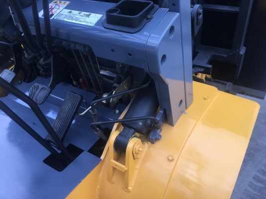 ขายรถโฟล์คลิฟท์ตักยางพาราตักยางก้อนตักทะลายปาล์ม