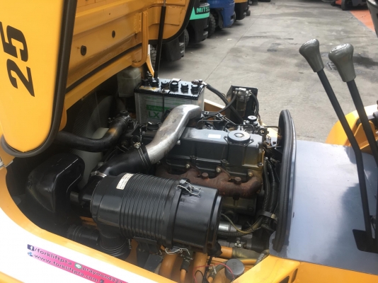 ขายรถโฟล์คลิฟท์ตักยางพาราตักยางก้อนตักทะลายปาล์ม