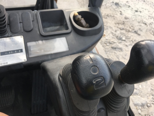 ขายรถโฟล์คลิฟท์ตักยางพาราตักยางก้อนตักทะลายปาล์ม