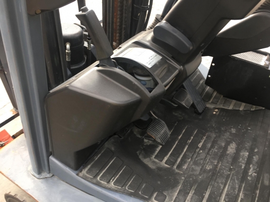 ขายรถโฟล์คลิฟท์ตักยางพาราตักยางก้อนตักทะลายปาล์ม