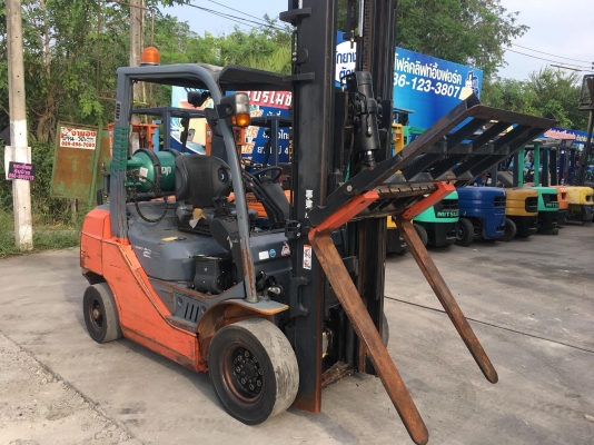 ขายรถโฟล์คลิฟท์ตักยางพาราตักยางก้อนตักทะลายปาล์ม