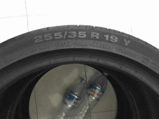 ขายยาง continental 255-35/19 ปี15,16. ดอกยางยังใช้ได้ขายคู่ละ 3300  Tel. 0850448320