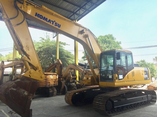Komatsu PC210LC รถเก่าญี่ปุ่น ยังไม่เคยผ่านการใช้งานในไทย ราคาคุยกันได้ สนใจติดต่อ0813553478(คุณโย)