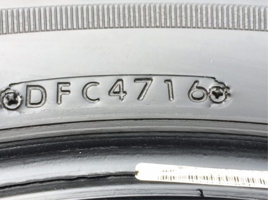 ยาง Bridgestone 265 65 17 ปลายปี16 ดอกเต็ม ไม่มีปะ ใช้ยาว ราคาไม่แพง