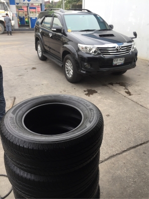 ยาง Bridgestone 265 65 17 ปลายปี16 ดอกเต็ม ไม่มีปะ ใช้ยาว ราคาไม่แพง