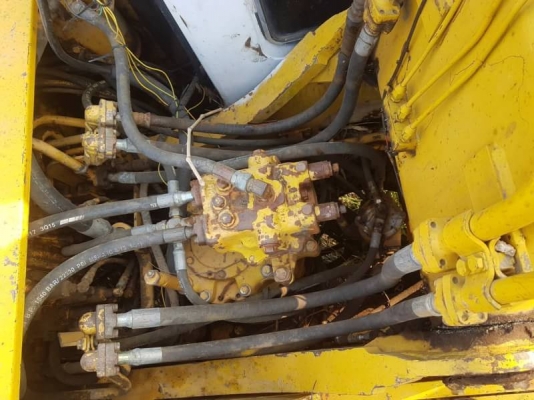 KOMATSU PC 200-5