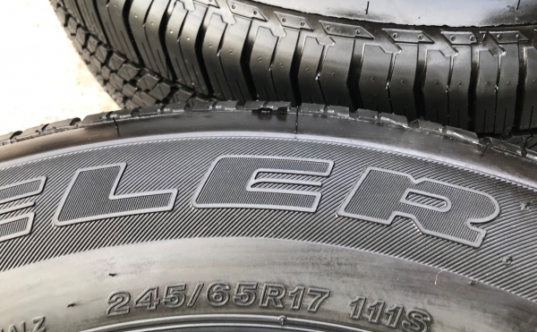 ยางใหม่ป้ายแดง 245-65-17 Bridgestone ตุ่มเด้งๆ เส้นสีชัดทุกเส้น ยางใหม่ป้ายแดง 245-65-17 Bridgestone ตุ่มเด้งๆ เส้นสีชัดทุกเส้น