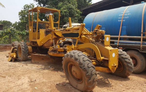 ขาย รถเกรด GALION 104 ไม่มีเครื่อง ปั้มดี เกียร์ดี ควบคุมด้วยระบบไฮดรอริคทั้งคัน ยางดี ซื้อเครื่องมาใส่ใช้งานได้เลย เอกสารใบซื้อขาย