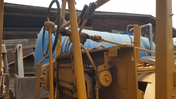 ขาย รถเกรด GALION 104 ไม่มีเครื่อง ปั้มดี เกียร์ดี ควบคุมด้วยระบบไฮดรอริคทั้งคัน ยางดี ซื้อเครื่องมาใส่ใช้งานได้เลย เอกสารใบซื้อขาย