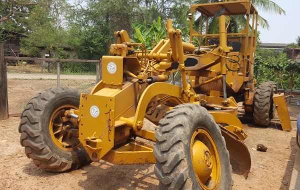 ขาย รถเกรด GALION 104 ไม่มีเครื่อง ปั้มดี เกียร์ดี ควบคุมด้วยระบบไฮดรอริคทั้งคัน ยางดี ซื้อเครื่องมาใส่ใช้งานได้เลย เอกสารใบซื้อขาย