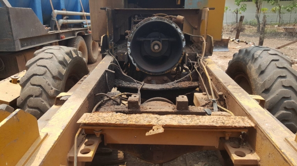 ขาย รถเกรด GALION 104 ไม่มีเครื่อง ปั้มดี เกียร์ดี ควบคุมด้วยระบบไฮดรอริคทั้งคัน ยางดี ซื้อเครื่องมาใส่ใช้งานได้เลย เอกสารใบซื้อขาย