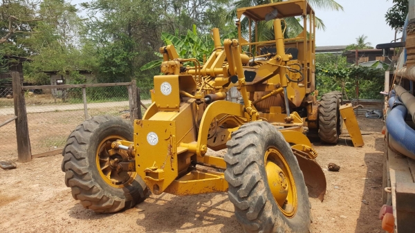 ขาย รถเกรด GALION 104 ไม่มีเครื่อง ปั้มดี เกียร์ดี ควบคุมด้วยระบบไฮดรอริคทั้งคัน ยางดี ซื้อเครื่องมาใส่ใช้งานได้เลย เอกสารใบซื้อขาย