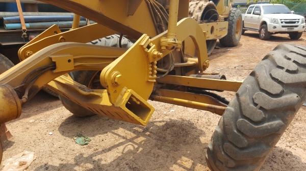 ขาย รถเกรด GALION 104 ไม่มีเครื่อง ปั้มดี เกียร์ดี ควบคุมด้วยระบบไฮดรอริคทั้งคัน ยางดี ซื้อเครื่องมาใส่ใช้งานได้เลย เอกสารใบซื้อขาย