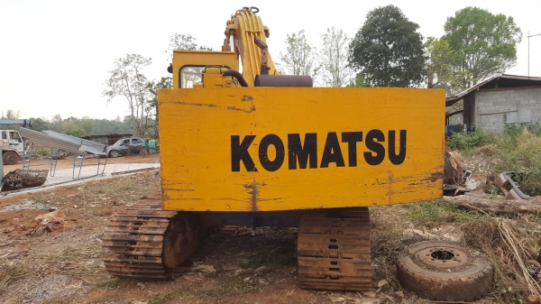 ขาย แบคโฮ KOMATSU PC200 พร้อมใช้งาน เครื่องดี ปั้มดี ช่วงล่าง 70\% อุปกรณ์ 3 ชิ้น มีบุ้งกี๋ มือขยุ้ม และมือคีบ เอกสารใบซื้อขาย