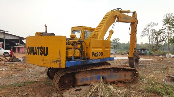 ขาย แบคโฮ KOMATSU PC200 พร้อมใช้งาน เครื่องดี ปั้มดี ช่วงล่าง 70\% อุปกรณ์ 3 ชิ้น มีบุ้งกี๋ มือขยุ้ม และมือคีบ เอกสารใบซื้อขาย
