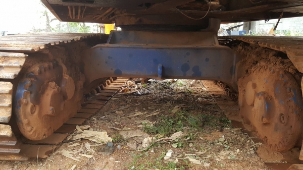 ขาย แบคโฮ KOMATSU PC200 พร้อมใช้งาน เครื่องดี ปั้มดี ช่วงล่าง 70\% อุปกรณ์ 3 ชิ้น มีบุ้งกี๋ มือขยุ้ม และมือคีบ เอกสารใบซื้อขาย