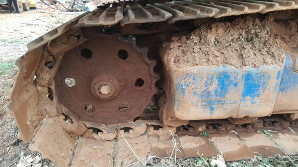 ขาย แบคโฮ KOMATSU PC200 พร้อมใช้งาน เครื่องดี ปั้มดี ช่วงล่าง 70\% อุปกรณ์ 3 ชิ้น มีบุ้งกี๋ มือขยุ้ม และมือคีบ เอกสารใบซื้อขาย