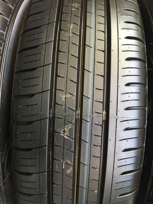 ยางป้ายแดง 195-60-16 Dunlop ตุ่มเด้ง เส้นสีชัด