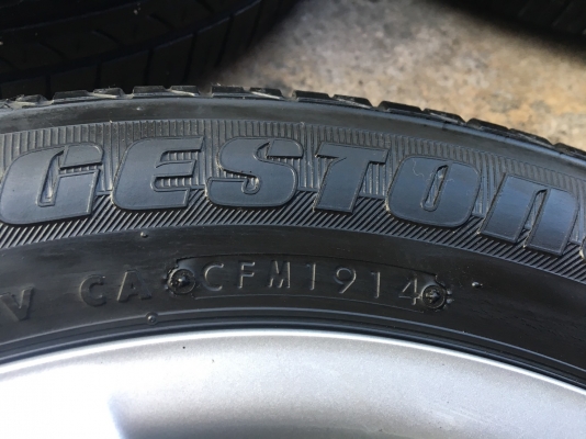 ล้อแม็ก Toyota Vios Yaris ลาย 5 ก้าน ขอบ 15 พร้อมยาง Bridgestone 185-60-15 ปี 14