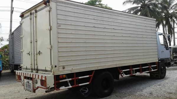 ขายรถหกล้อตู้แห้ง FC4J 140แรงม้า