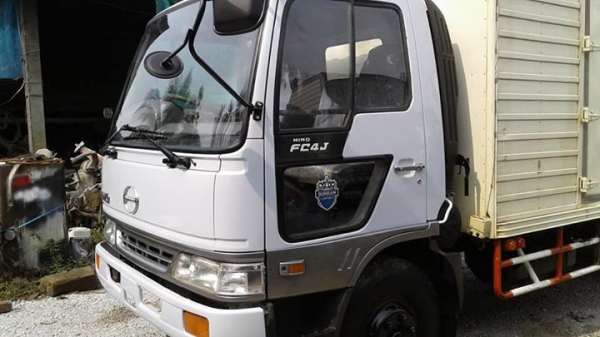 ขายรถหกล้อตู้แห้ง FC4J 140แรงม้า
