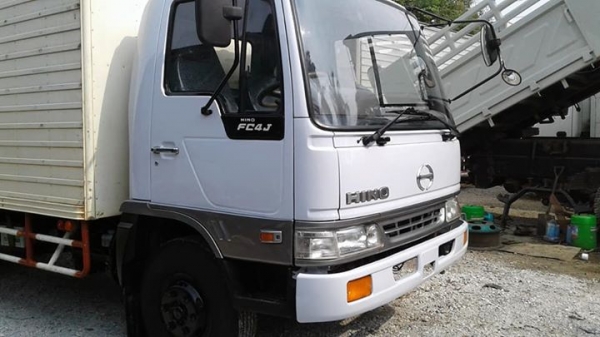 ขายรถหกล้อตู้แห้ง FC4J 140แรงม้า