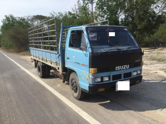 ขาย6ล้อ isuzu NKR110แรง ปี 37 รั้ว