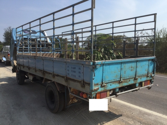 ขาย6ล้อ isuzu NKR110แรง ปี 37 รั้ว