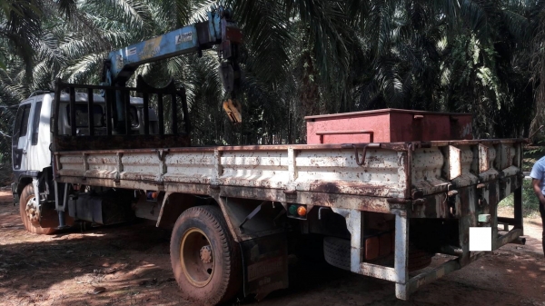 ขาย6ล้อ ฮีโน่ติดเครน FF3H195แรง ยาว6.5ม