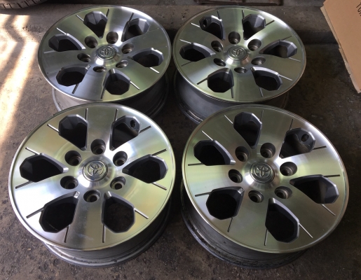 แม็กรถตู้ Toyota Ventury ขอบ15 สภาพสวย