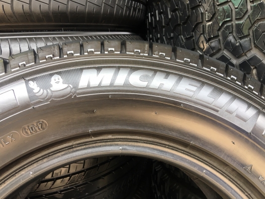 ยาง Michelin 215-70-15 ปี 17 ดอกเต็มๆทุกเส้น ยาง Michelin 215-70-15 ปี 17 ดอกเต็มๆทุกเส้น