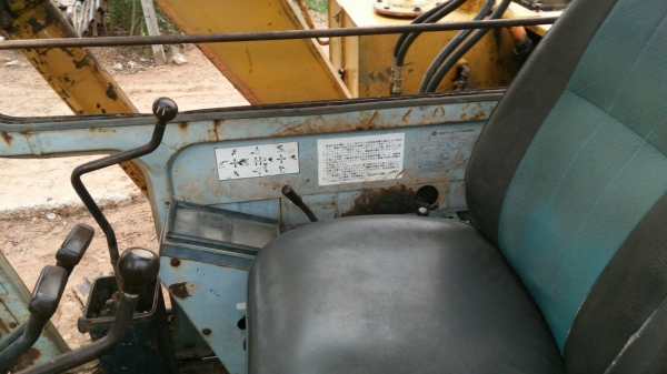 ขายแบคโฮฮิตาชิ60ปั้มดีปั้ม3ตอนเครื่องอีซุ100แรงเอวแน่นโซ่ดีสนใจโทร0641019335/0807346335ครับ