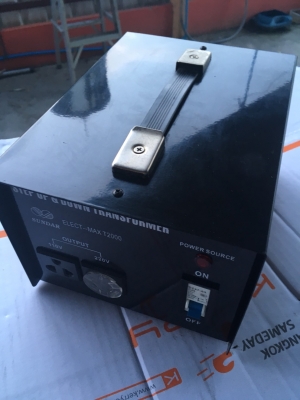 หม้อแปลงไฟจาก 200v/220V/240V ==> 110v ขนาด 2,000w ของ SUNDAR