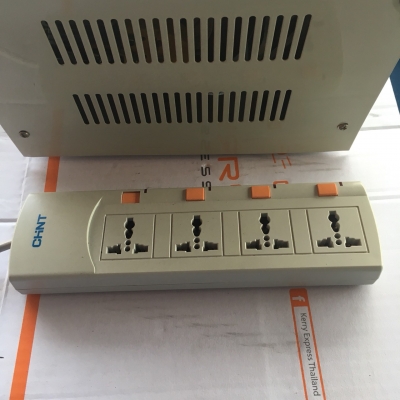 หม้อแปลงไฟ และควบคุมแรงดันไฟ CHINT Model : TND(SVC)-2 ขนาด 2KVA.