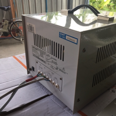 หม้อแปลงไฟ และควบคุมแรงดันไฟ CHINT Model : TND(SVC)-2 ขนาด 2KVA.