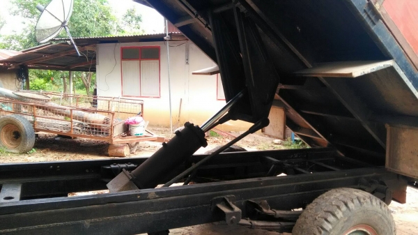 รถอีแต๋นด้มใด้สภาพใช้งานใด้เลย รถอีแต๋นด้มใด้สภาพใช้งานใด้เลย