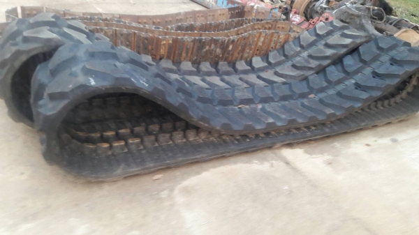 แทรกยางรถขุด ขนาด 60-70-75 จำนวน76 ข้อ