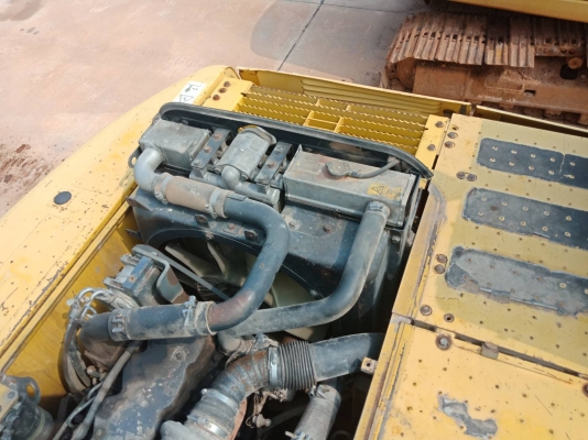 ขายรถแบคโฮ KOMATSI PC200-8 สภาพพร้อมไช้เอกสารทะเบียน