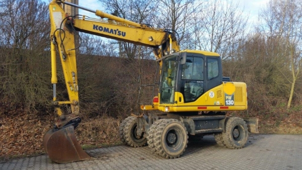 Komatsu PW130-7 ปี 2006 4,865 ชั่วโมง โทร 061-4194021 พรภวิษย์