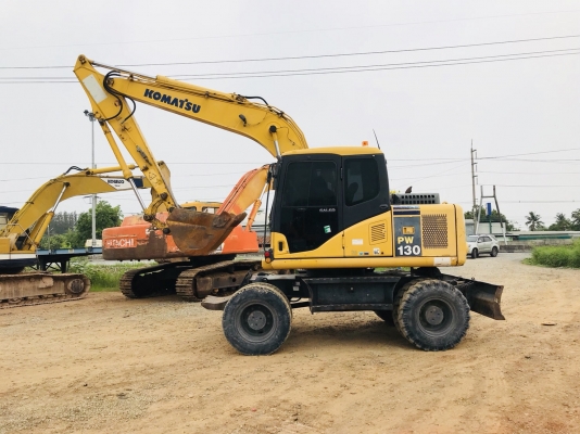 รถขุดล้อยาง Komatsu PW130-7K สภาพสวยค่ะ