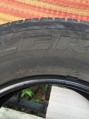 ขายยาง BRIDGESTONE 265-65-17 ปี15 4เส้น 2,900