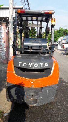 ขายด่วนรถฟอร์คลิฟท์ TOYOTA8FG30 เสา4เมตรงานสไลด์ ราคา 215,000