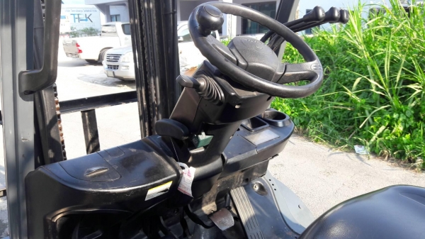 ขายด่วนรถฟอร์คลิฟท์ TOYOTA8FG30 เสา4เมตรงานสไลด์ ราคา 215,000